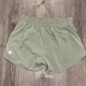 Lululemon 4" Hotty Hit shorts size 10